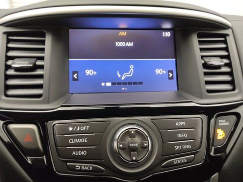 Used 2019 Nissan Pathfinder SV image 25