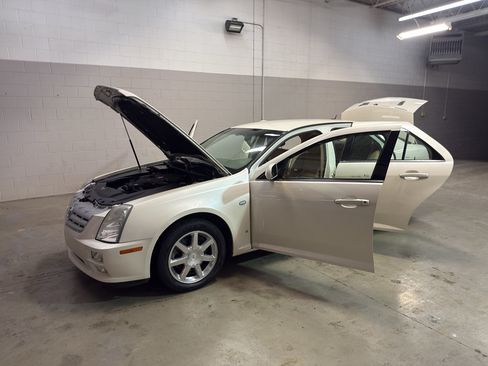 Used 2007 Cadillac STS w/ Preferred Equipment Group AWD/4WD image 11
