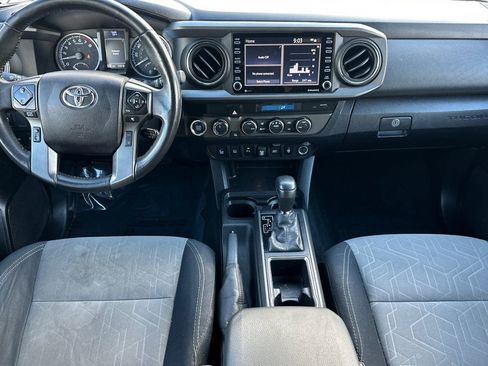 Used 2021 Toyota Tacoma TRD Off-Road w/ Technology Package image 15