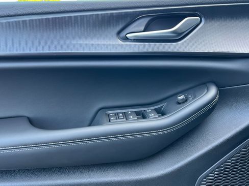 New 2025 Jeep Grand Cherokee L Altitude image 11