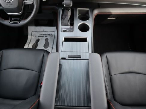 Used 2022 Toyota Sienna XSE image 16