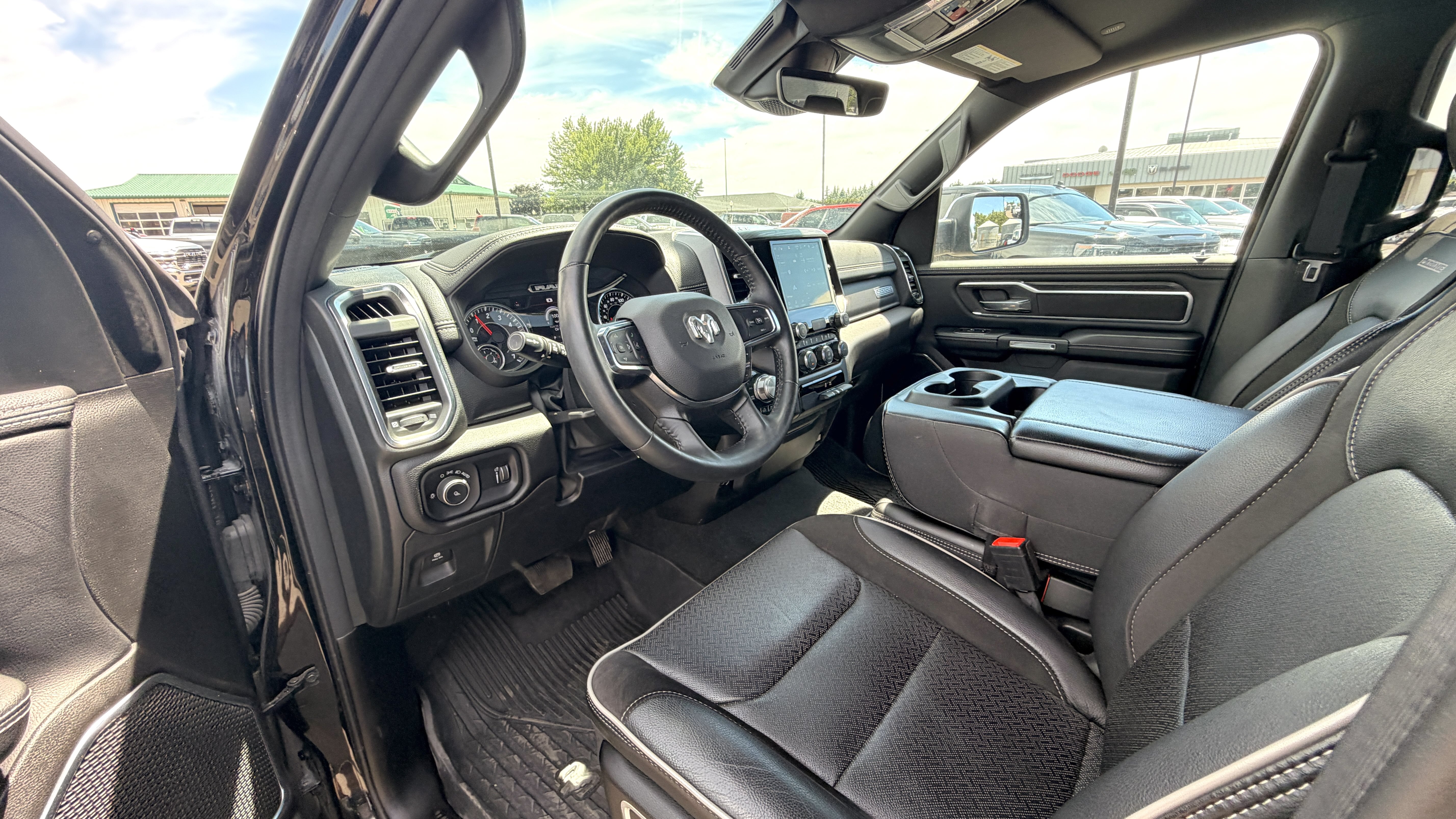 Used 2024 RAM 1500 Laramie w/ Off Road Group AWD/4WD image 21
