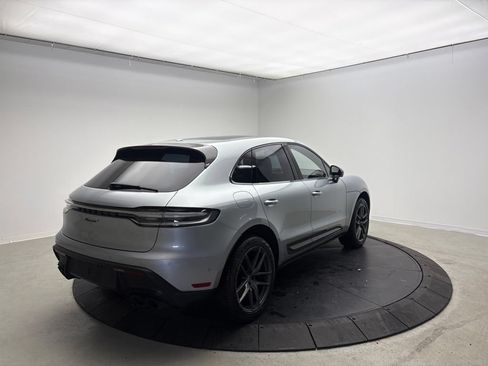Certified 2024 Porsche Macan AWD/4WD image 7