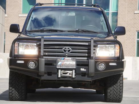 Used 2004 Toyota Land Cruiser AWD/4WD image 28