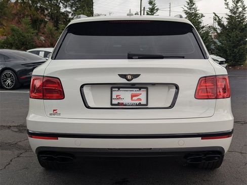 Used 2019 Bentley Bentayga image 27