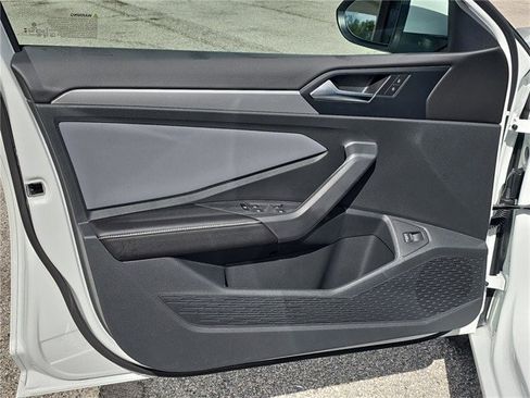 New 2025 Volkswagen Jetta SE image 14