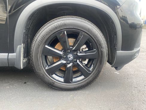 Used 2025 Honda Pilot Black Edition image 15
