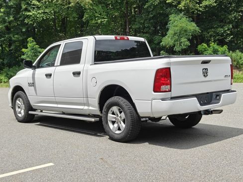 Used 2018 RAM 1500 Express AWD/4WD image 5