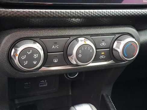 Used 2024 Nissan Kicks SV image 16