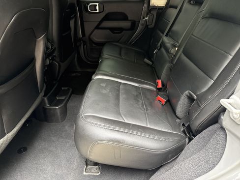 Used 2021 Jeep Wrangler Unlimited Sahara AWD/4WD image 20