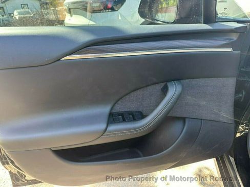 Used 2025 Tesla Model S AWD/4WD image 8