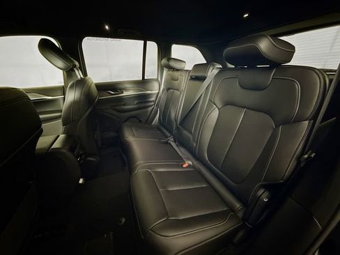 New 2025 Jeep Grand Cherokee Limited image 24