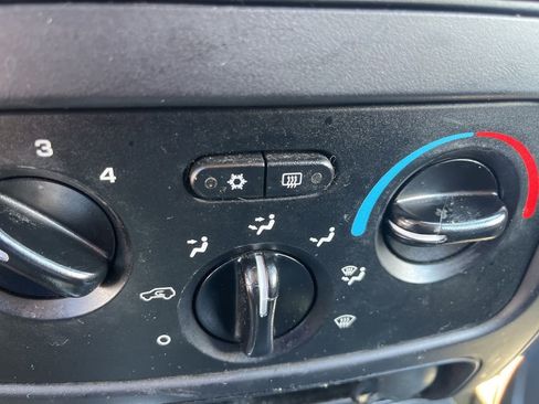 Used 2005 Jeep Liberty Sport AWD/4WD image 13