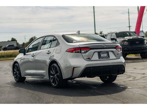 Used 2024 Toyota Corolla SE image 3