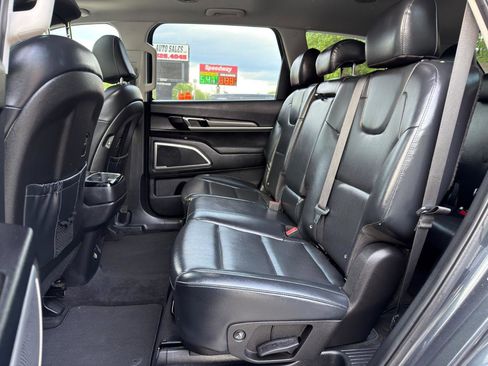 Used 2020 Kia Telluride S w/ S 8 Passenger Seating Package FWD image 11