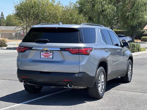 Used 2023 Chevrolet Traverse LT AWD/4WD image 18