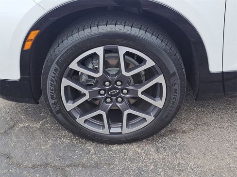 Used 2023 Chevrolet Blazer RS w/ Enhanced Convenience Package image 9