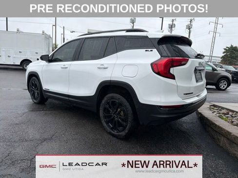 Used 2020 GMC Terrain SLE w/ Driver Convenience Package AWD/4WD image 3