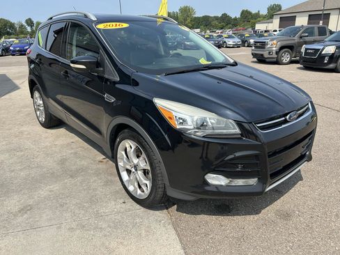 Used 2016 Ford Escape Titanium w/ Equipment Group 301A AWD/4WD image 3