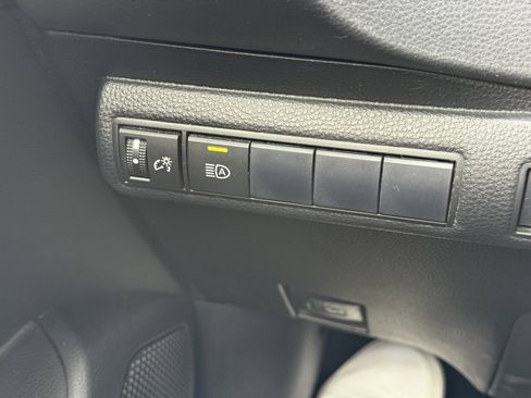 Used 2020 Toyota Corolla LE image 35