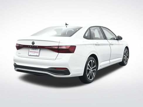 Used 2025 Volkswagen Jetta Sport FWD image 6