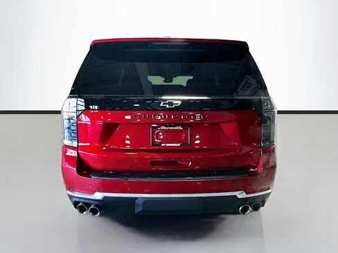 New 2025 Chevrolet Suburban Premier image 7
