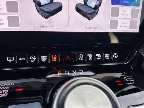 Used 2024 Jeep Grand Wagoneer Series III w/ Rear Seat Video Group 1 image 25