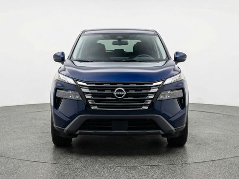 Used 2025 Nissan Rogue SV AWD/4WD image 2