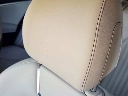 Used 2024 Genesis G70 3.3T Advanced image 12