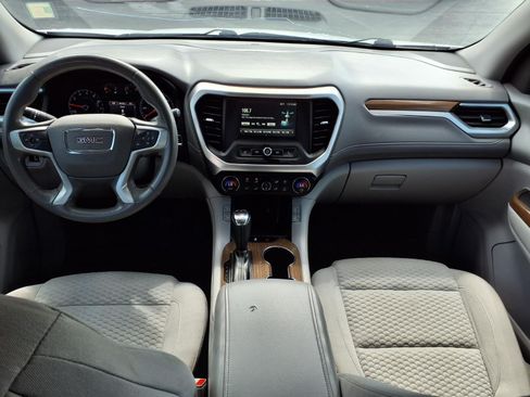 Used 2018 GMC Acadia SLE FWD image 13