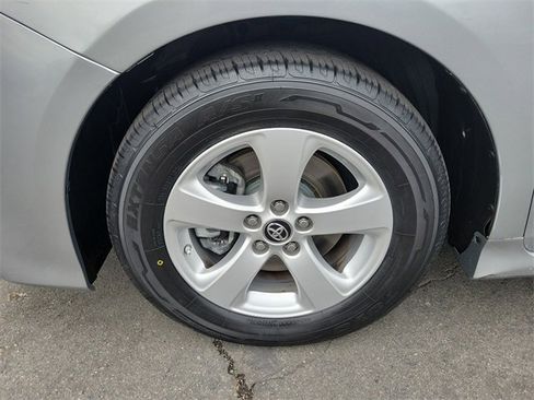 Used 2020 Toyota Sienna LE w/ Carpet Mat Package image 31