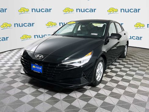 Certified 2023 Hyundai Elantra SE image 3