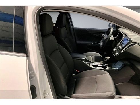 Used 2023 Chevrolet Malibu RS w/ LPO, Floor Liner Package FWD image 9