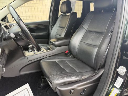 Used 2012 Jeep Grand Cherokee Laredo AWD/4WD image 19
