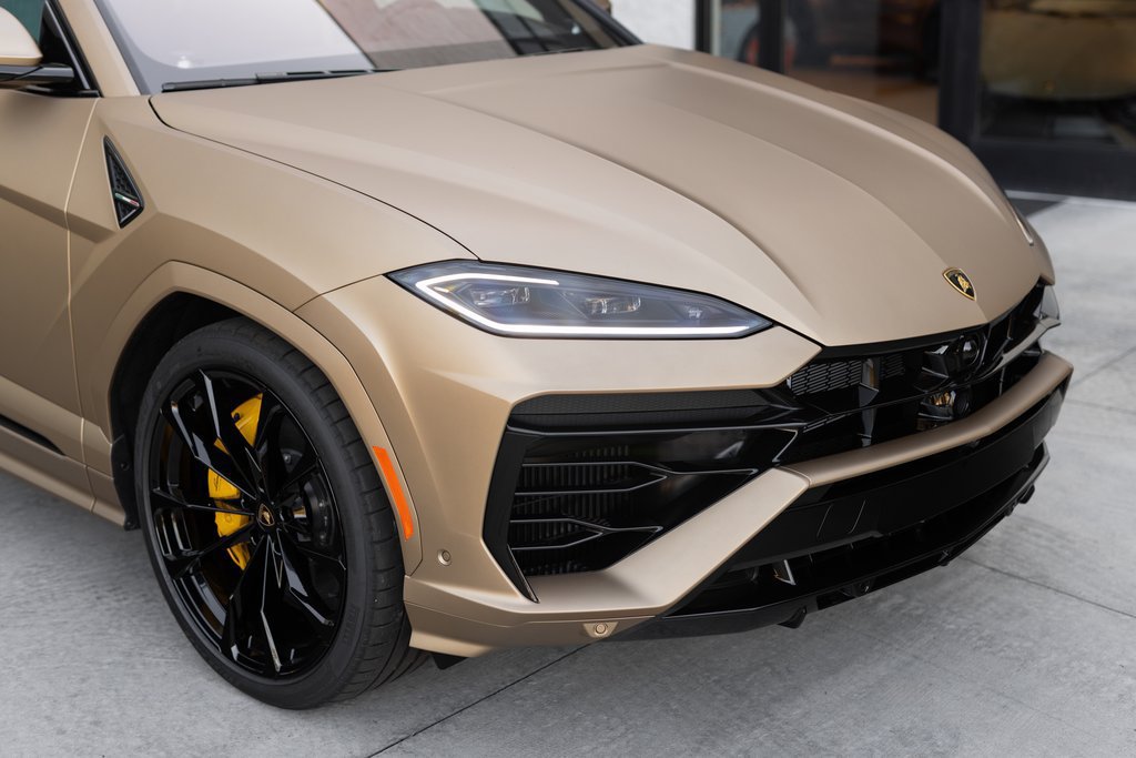Used 2025 Lamborghini Urus SE AWD/4WD image 3