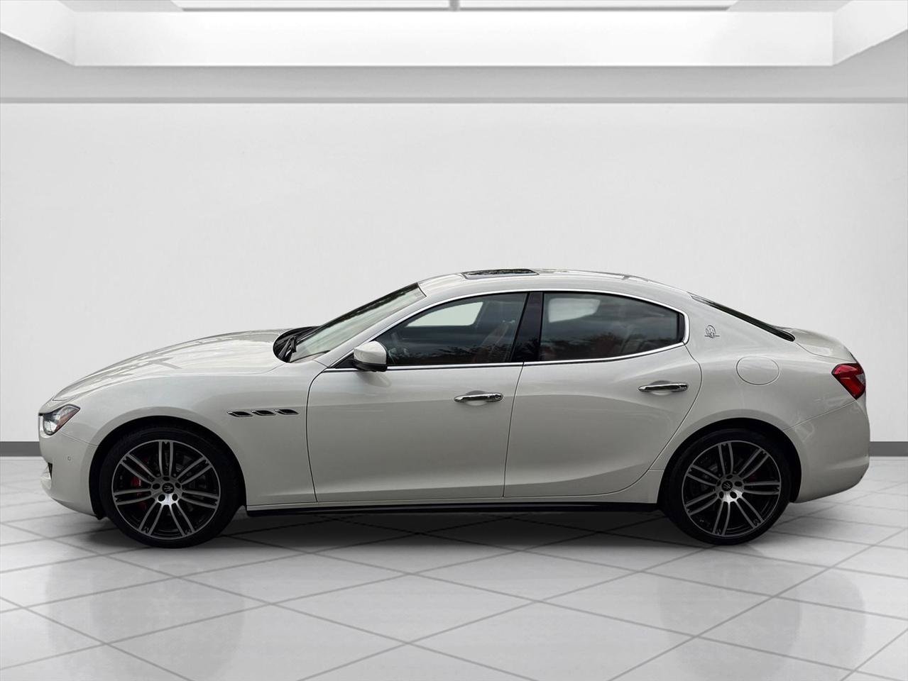 Used 2019 Maserati Ghibli S Q4 AWD/4WD image 3