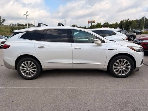 Used 2019 Buick Enclave Essence AWD/4WD image 2