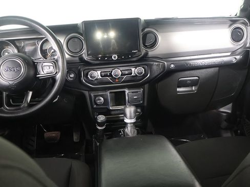 Used 2021 Jeep Wrangler Unlimited Sport AWD/4WD image 34