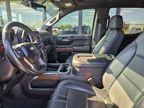 Used 2021 Chevrolet Silverado 1500 High Country w/ Technology Package AWD/4WD image 17
