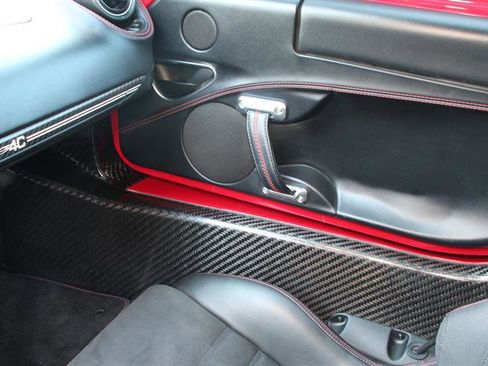 Used 2015 Alfa Romeo 4C Launch Edition w/ Convenience Group RWD image 31