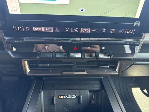 Used 2025 GMC Hummer EV 3X AWD/4WD image 22