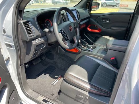 Used 2023 Nissan Frontier PRO-4X w/ Pro-4X Premium Package AWD/4WD image 13