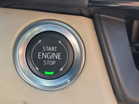 Used 2025 Cadillac CT4 Luxury RWD image 26