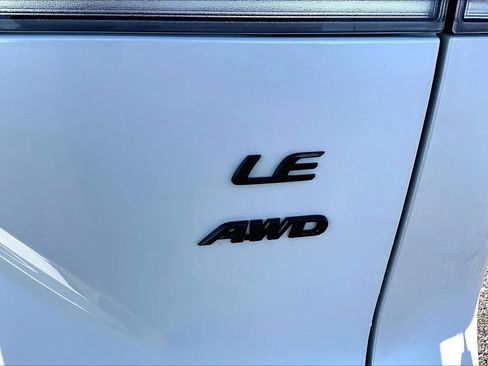 Used 2022 Toyota Corolla Cross LE w/ Black Badges Package (TMS) AWD/4WD image 24