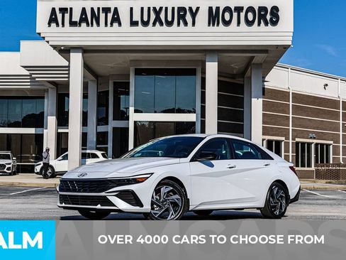 Used 2025 Hyundai Elantra Sport FWD image 2