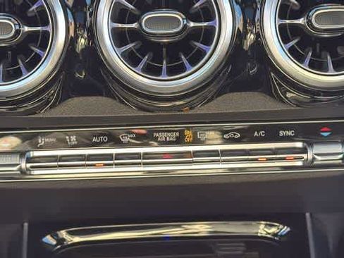 Used 2026 Mercedes-Benz GLB 250 4MATIC image 23