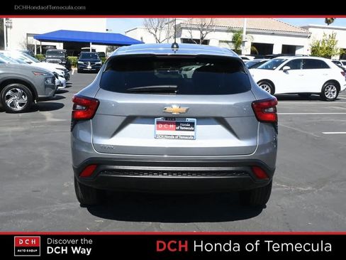 Used 2024 Chevrolet Trax LS w/ Driver Confidence Package image 6