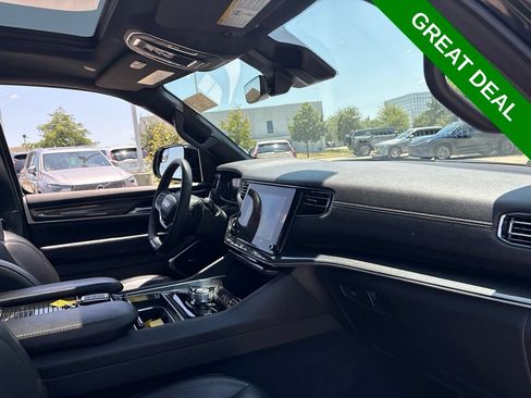 Used 2023 Jeep Wagoneer 4WD w/ Premium Group I image 15