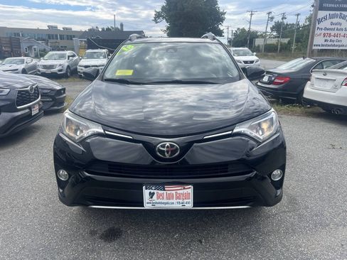 Used 2018 Toyota RAV4 XLE AWD/4WD image 4