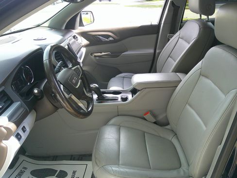 Used 2017 GMC Acadia SLT image 44